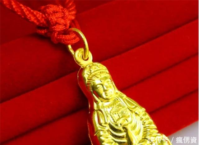 佩戴黄金项链时，谨记“3不要”！很多人在乱戴，难怪项链很廉价