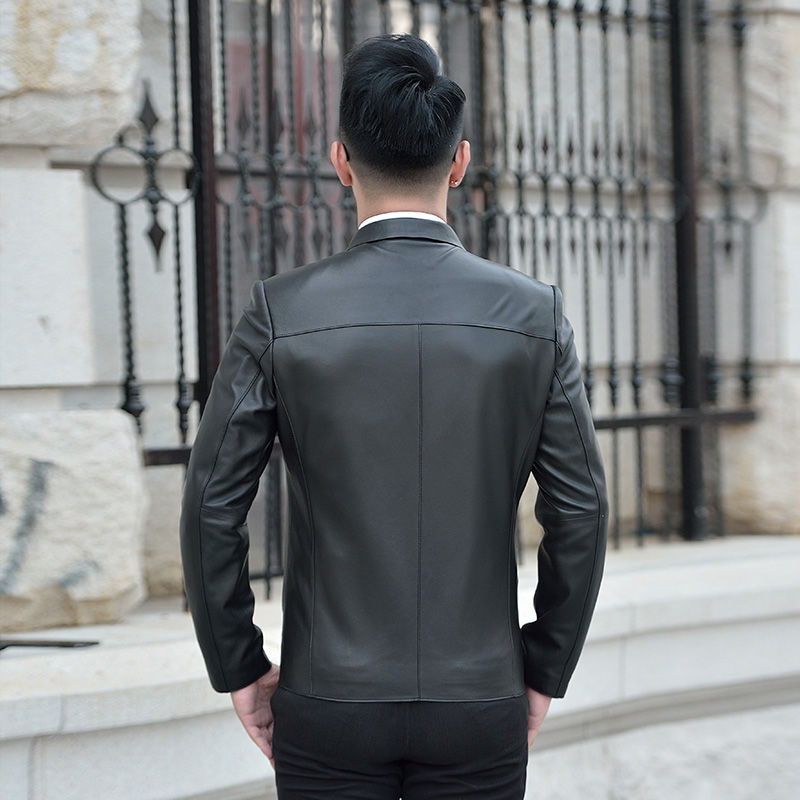 天啊!这就是“司令”皮衣，高端大气又档次，难怪60领导都在穿