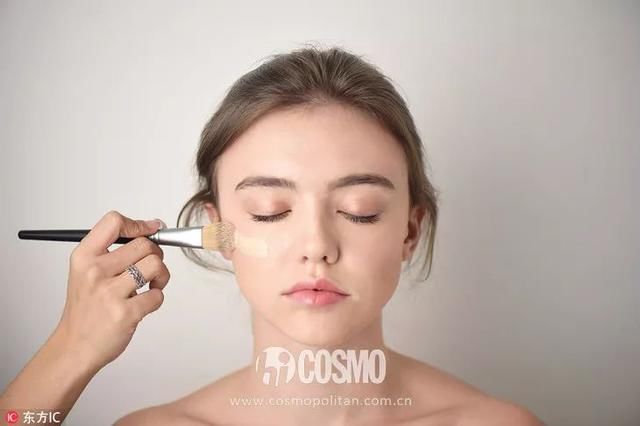 美人计｜IU的伪素颜妆是我夏日首选，清爽