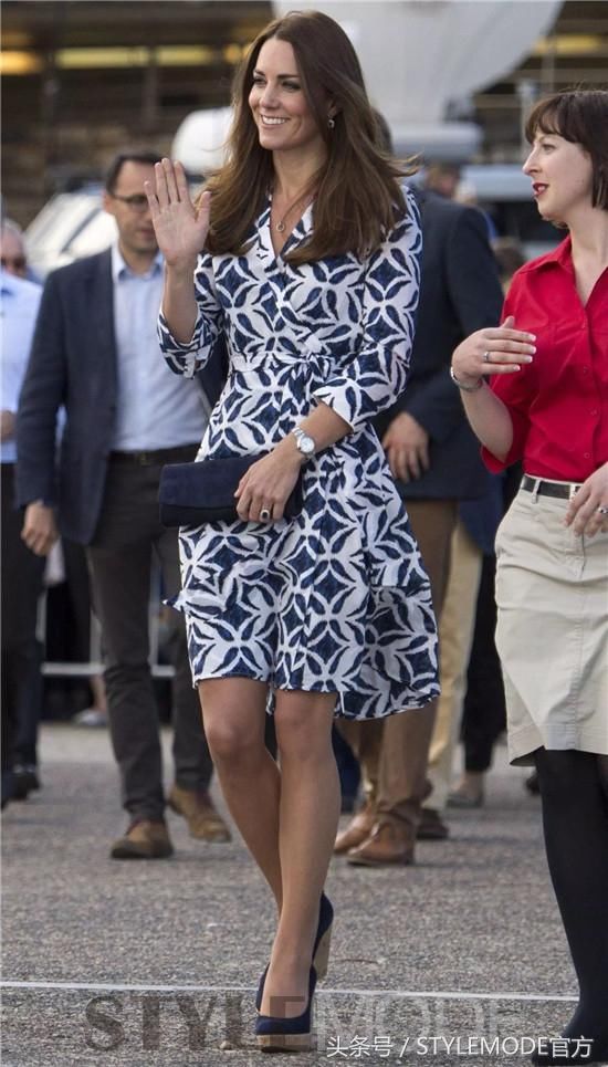 现在正流行裹身裙，谁穿谁气质！