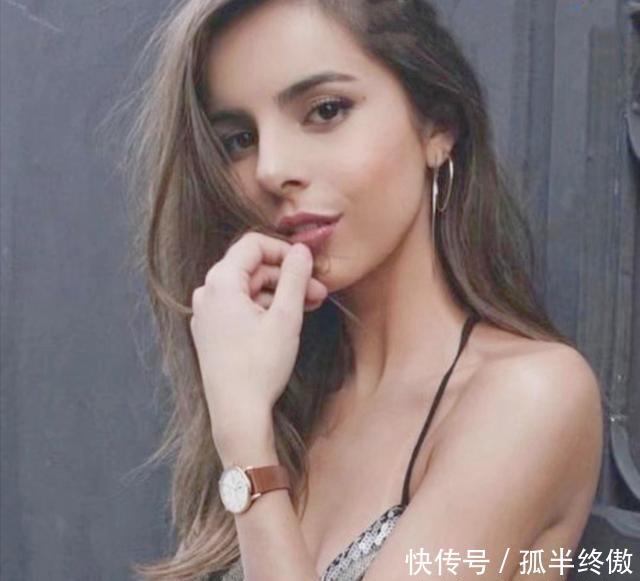 「女人」女人手腕上戴“表”还是“镯子”?代表着不同的品味,看你是哪种