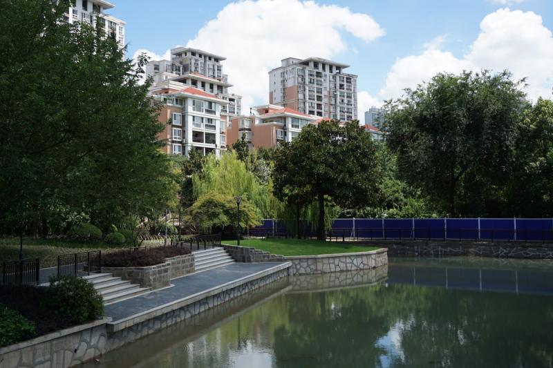 闸北公园西园改造后今重开，凸显历史底蕴与园林风格，东园今起关