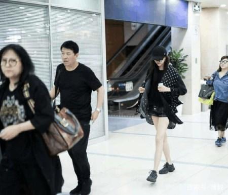 热爱打扮的关晓彤开始戒首饰，网曝分手消息却因新剧不敢公开？