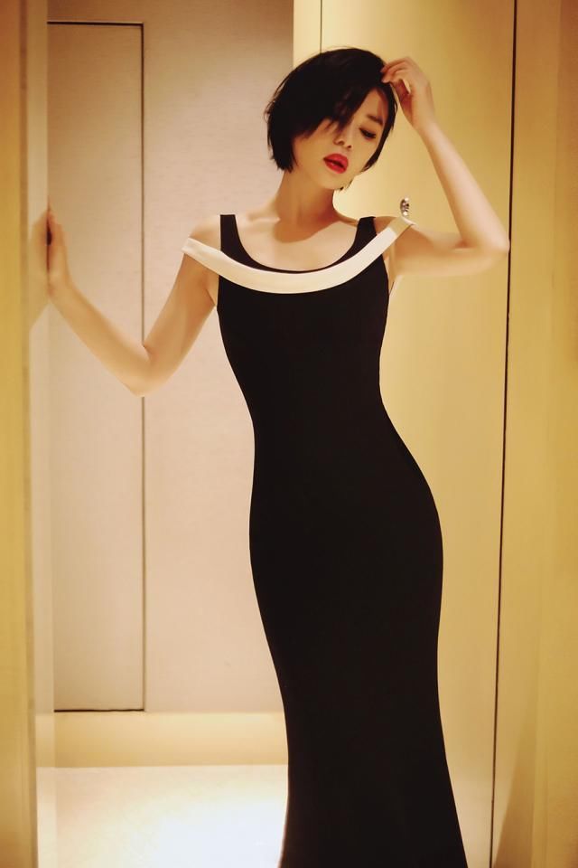 看完刘涛和余男的穿搭,你就知道什么叫做气场一米八了!