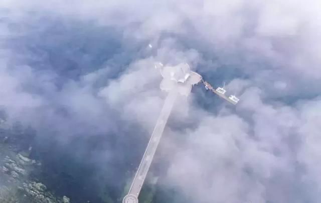 海上升明月，天涯共此时！来烟台海滨，赴一场斑斓的海岸之约！