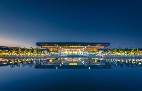 中国“最牛”地级市，有11个火车站，GDP过万亿，工业产值超上海