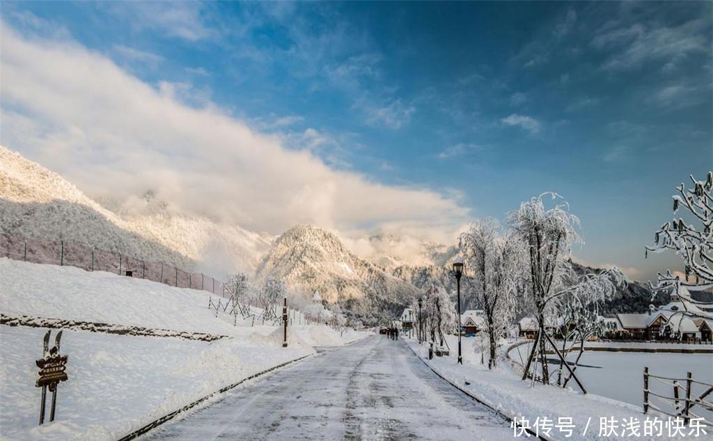 北方的雪可以飘飘欲仙，南方下雪也可以童话世界，西岭雪山就是南