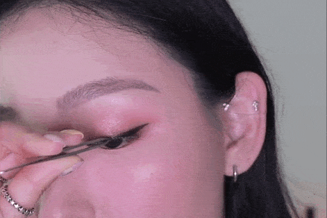 不配■“单眼皮小眼睛”看回来!教你如何画眼妆画法,看了以后请不必再聊:我不配!