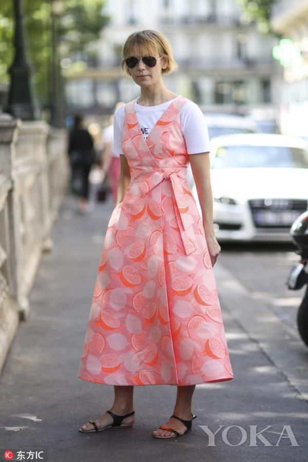 被食物迷惑的迪丽热巴告诉你，被食物迷惑也能美美哒~