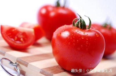 夏天经常生吃西红柿好处多,但什么样的吃法会