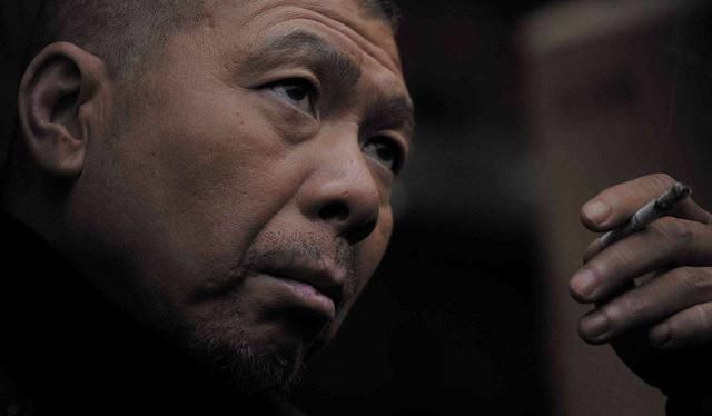 冯小刚头条发长文怒斥网络吃瓜群众，评论区确基本是一边倒的沦陷