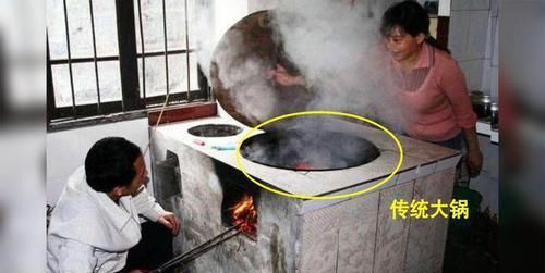  [常见]小时候农村的柴火灶已经不常见了，没想到国外现在家家有，阳台上还有灶台