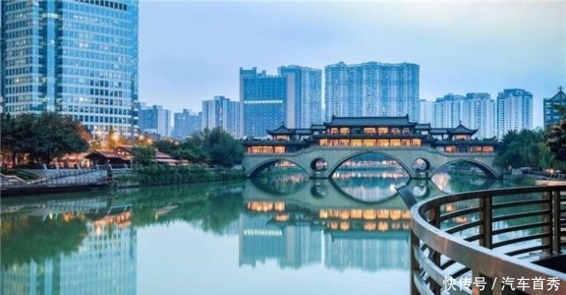  发展：如果成都能和这座城市“合并”，将迎来新的发展，成为下