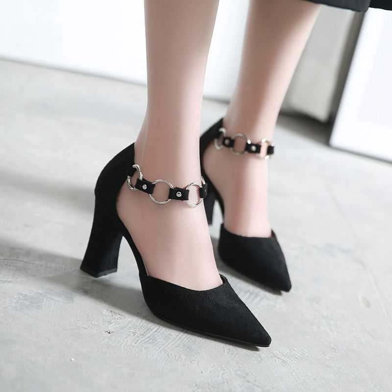 有一种“高跟鞋”，真皮坡底舒适，比凉鞋养脚，买5双都不心疼