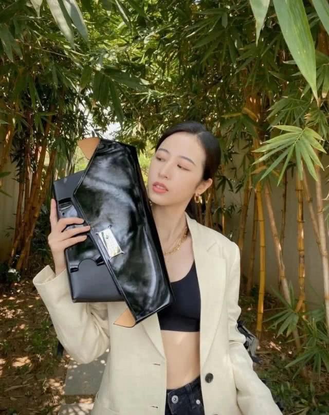 人鱼线:五一朋友圈摄影大赛,这样穿才会赢