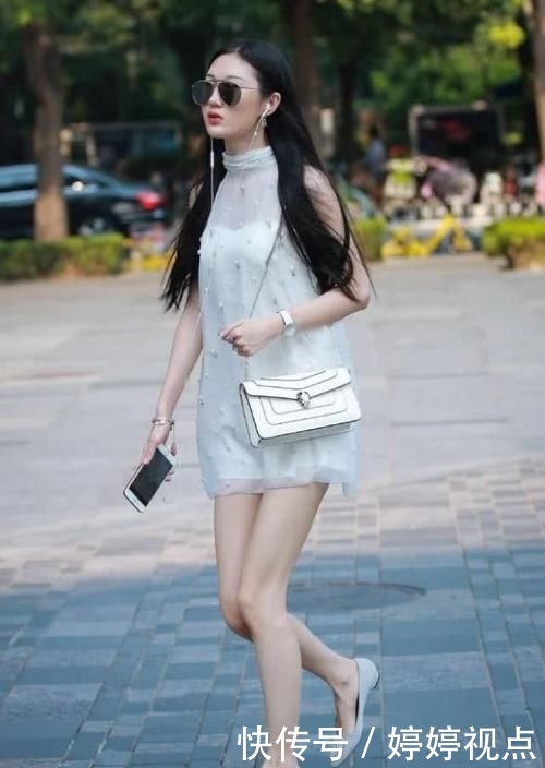  「阳光」浅蓝色连衣裙小姐姐，夏季清新阳光的风格，彰显都市女性的气质