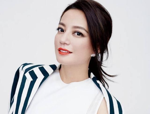 赵薇减肥减到两位数，网友：瘦下来更有气质！