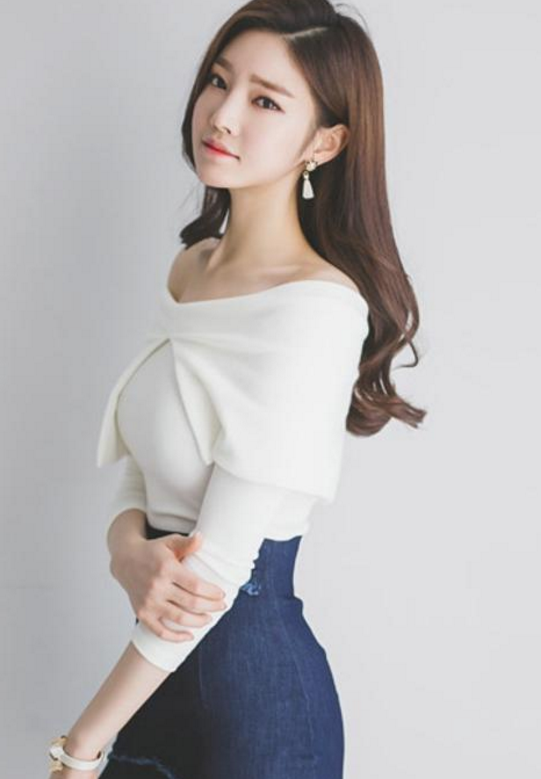 迷人美丽包臀裙，身材曲线优美，优雅大方，尽显小女人的妩媚！