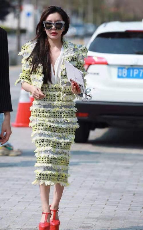  『记得』女人无论多大年纪，这4款鞋子记得不要穿，又俗又土秒变乡下村姑