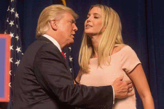 38岁的伊万卡:紧身包臀裙身材紧致,最后一张发出尴尬表情!