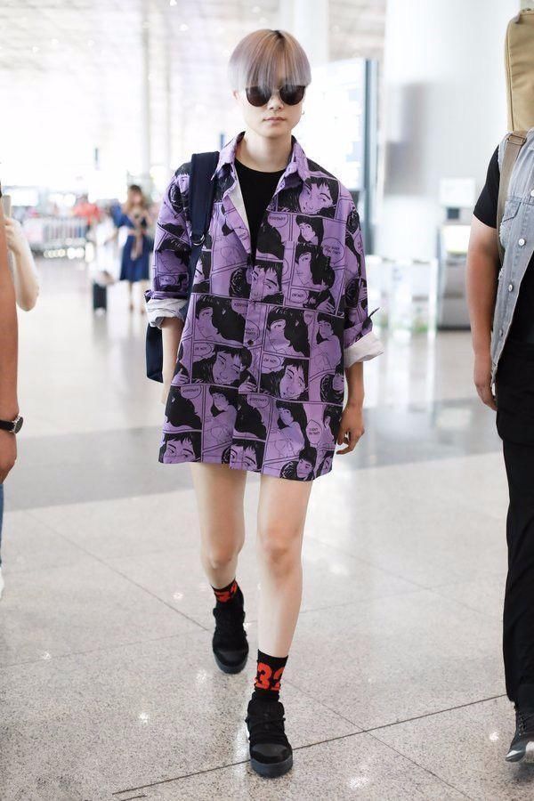 李宇春这样的腿也算粗?那只有杨幂的腿才是细腿了!