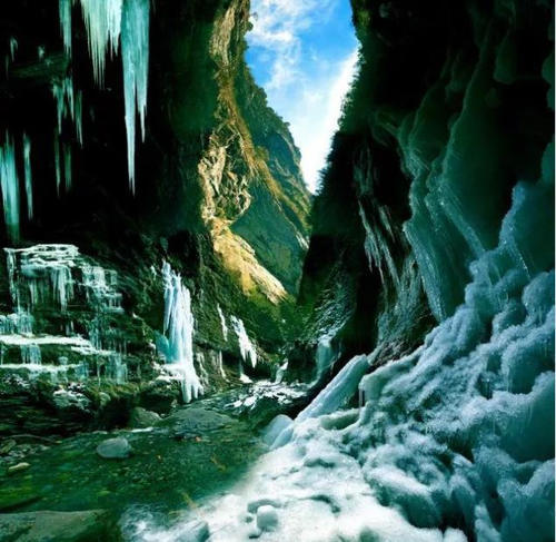 仍未公开的绝对秘境！中国版的“黄石公园”，亚洲最大的冰瀑－－