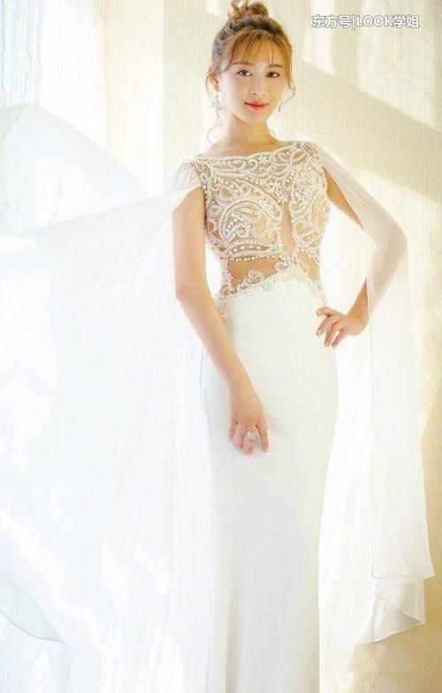 她被称为最美潘金莲，32岁韵味十足，蕾丝镂空裙惊艳全场