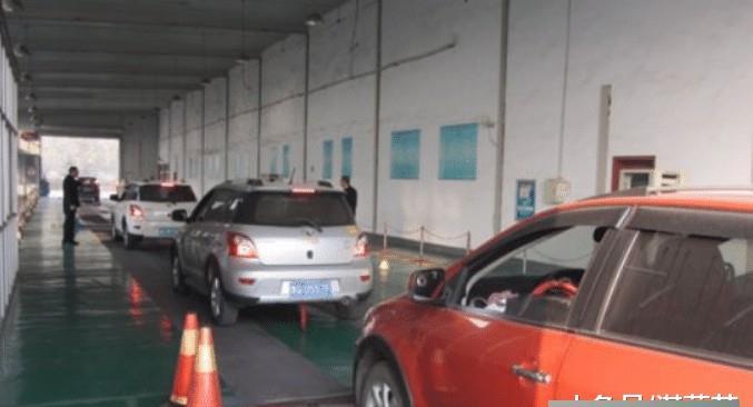  关系■车管所下达铁命令：审车前必须把它从车上拆下，关系再硬