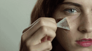 讲真| @杨丞琳 你的晒伤妆不够自然啊，想出街还得跟泫雅李沁学学