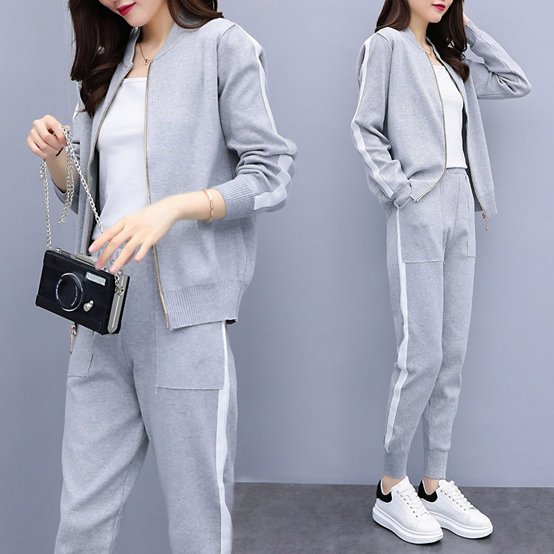 女人再懒，也别穿打底裤出门!秋天流行这样的休闲装，优雅又大方