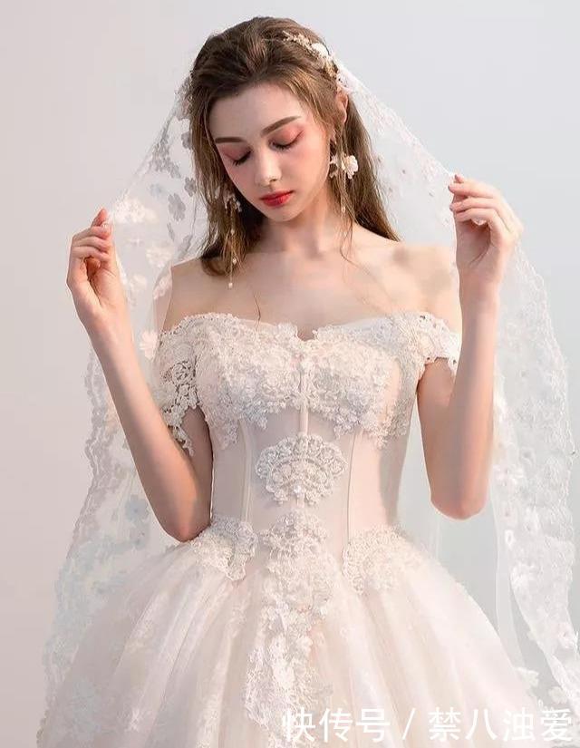 「婚纱」DIY手工珠绣:穿上典雅珠绣婚纱,体验宫廷般的奢华!