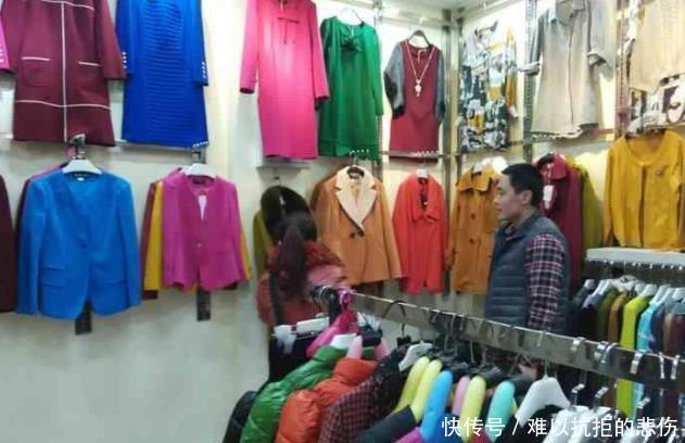  『随便』买衣服时，别再对导购员说“随便看看”了，容易被宰白花钱