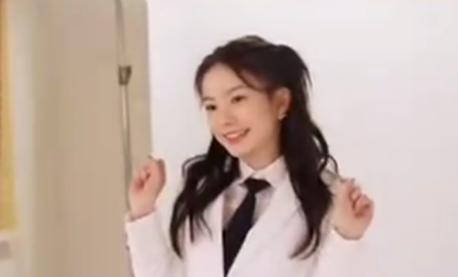  #飒爽#《创3》公开训练生制服扮相，赵粤飒爽又甜美，看到陈卓璇就期待