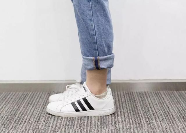 粗腿女孩真人测评｜世界上真的存在显腿瘦的牛仔裤吗？