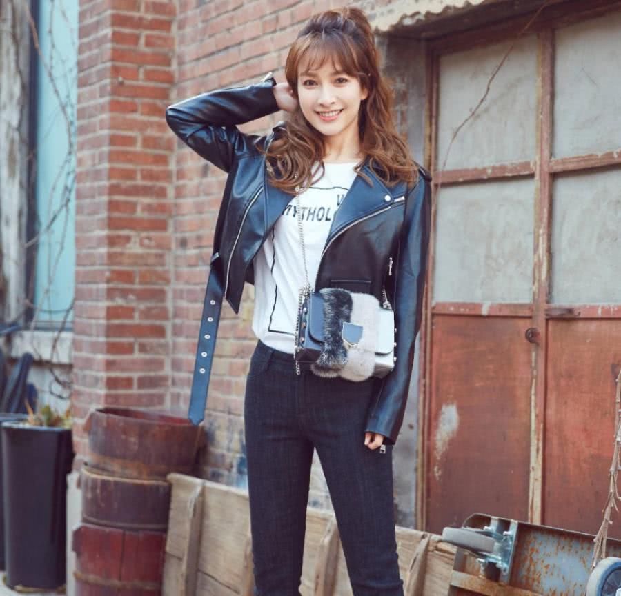 吴昕难道是长高了?这双腿简直有1米8,网友:“小红鞋”的功劳