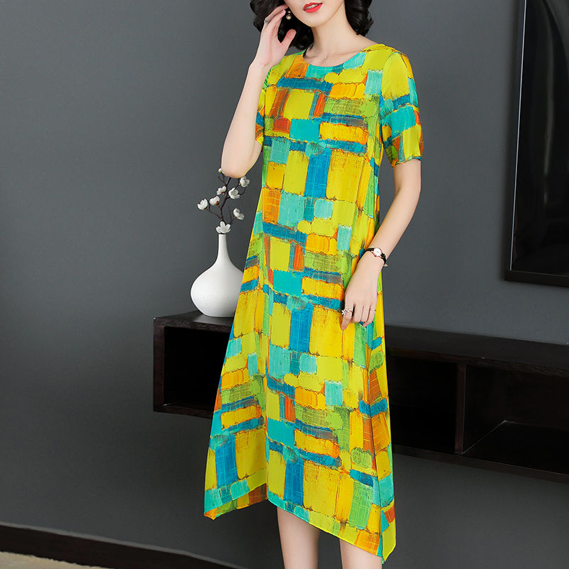 人美，不用刻意打扮，多穿这些秋款优雅雪纺连衣裙，上身大方舒适