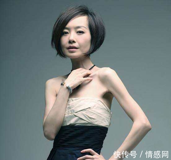 鲁豫瘦了真敢穿！毛衣到腰间就没了，网友腰细的裤子都难撑起来