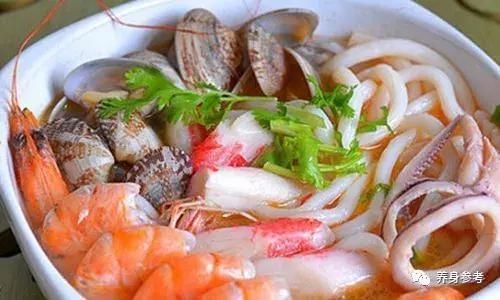 千万别买这种面条当心吃出白血病,一定要看看！