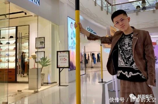碰瓷：解释大龙欲办活动碰瓷找热度，牌牌琦回应大龙钱早退了别碰瓷