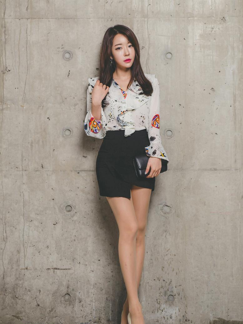 包臀裙穿出小清新之风, 图2图3的印花别有韵味!