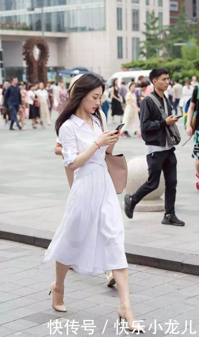 『身上穿着一』街拍:美女一双一字带高跟鞋穿在脚上,让她走路的姿态犹如女王一般