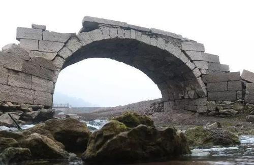 千年古村埋在水底，56年后重见天日