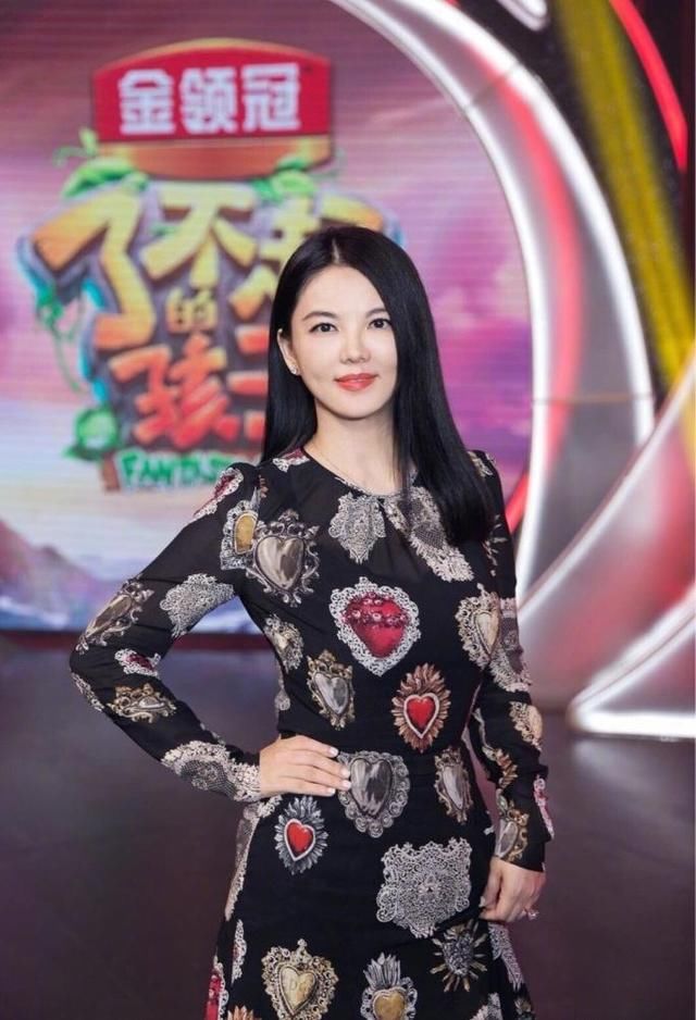 减肥的路上她走了9年，没有辜负自己的努力，李湘再现当年风采