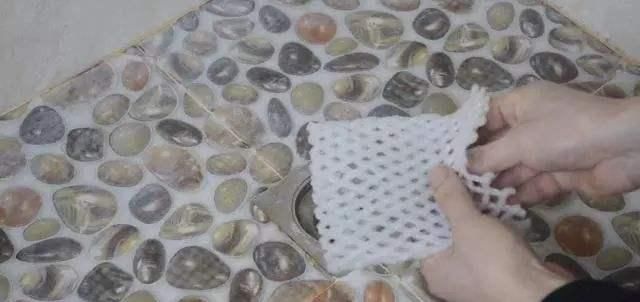  『家里』水果网套不要扔,放在家里有大作用,能帮你省不少钱,快告诉家人