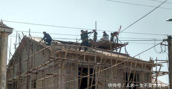 乡村大哥仅仅花了20万，就建了精美的别墅，乡亲们却很妒忌呀！