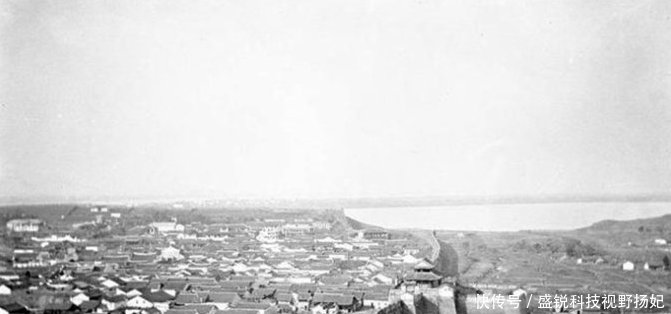 20世纪的江城武汉，看了第八张，知道为什么叫石牌岭了