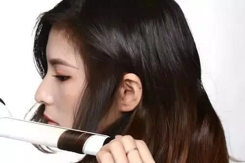 头发这样扎，做温柔小女人！