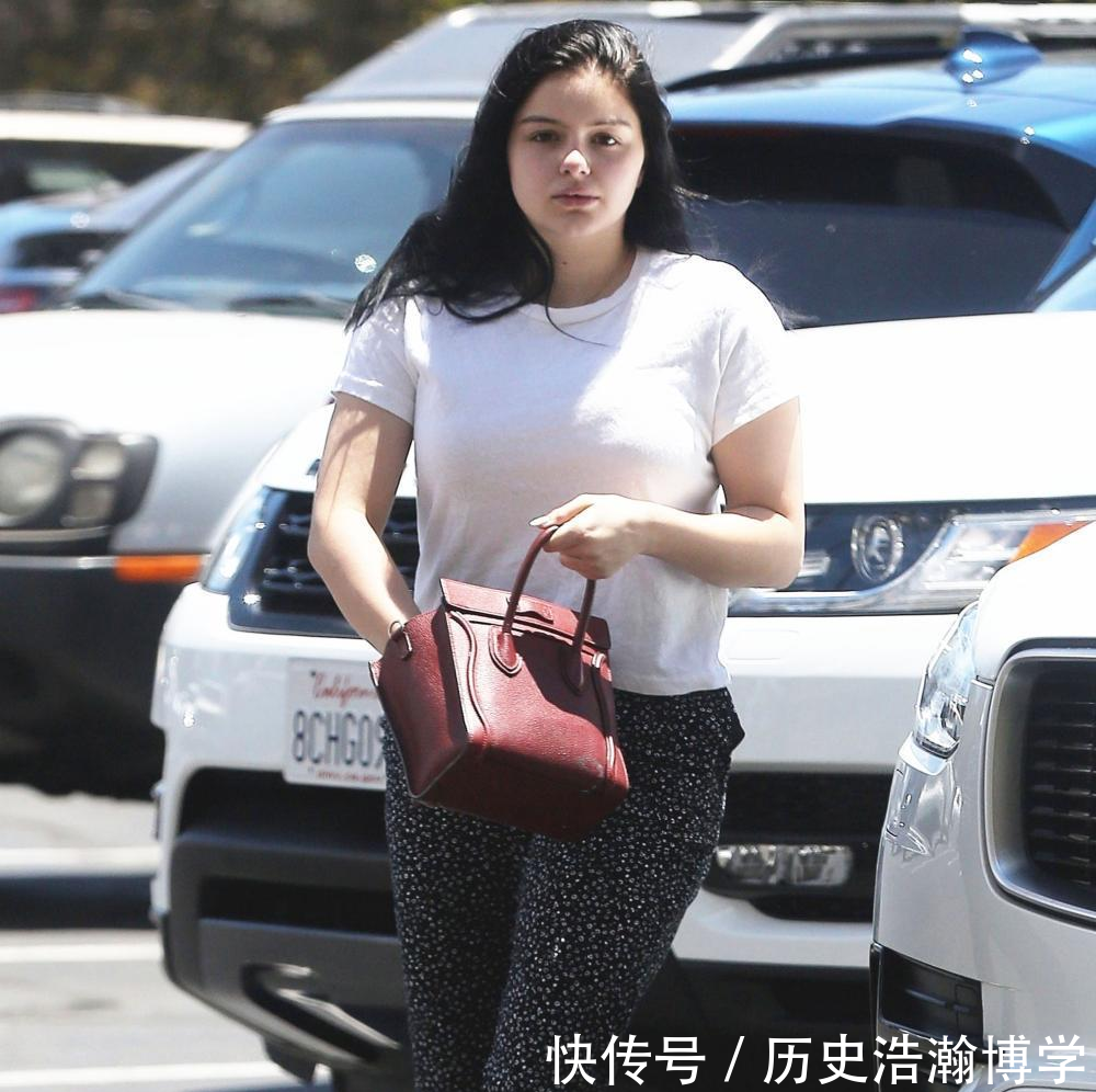 阿芮尔·温特白衣搭配黑裤出门, 网友 造型既简约又时尚!