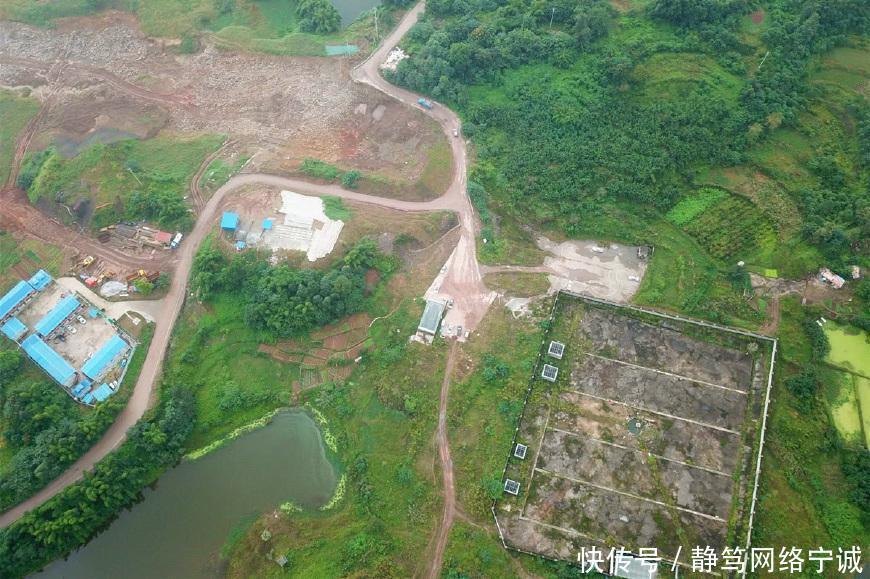 中国最隐秘的轻轨站 四周荒无人烟破败不堪, 网友 赶紧买房买地