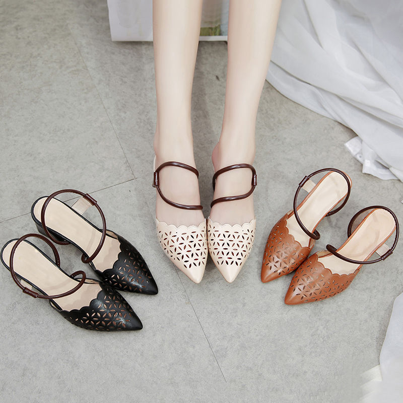 高跟鞋、豆豆鞋、不如一双平底凉拖舒适，时髦轻盈解放双脚